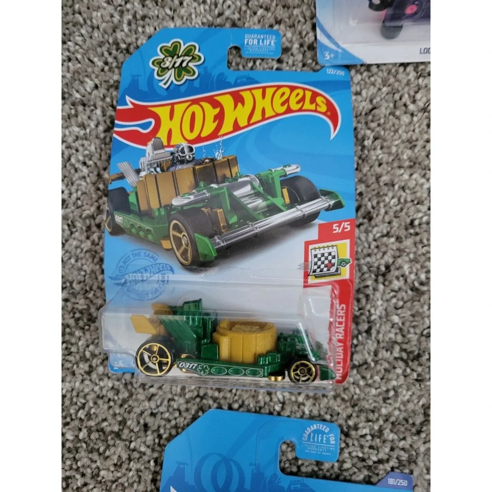 Set of 6 Hot Wheels Assorted Vehicles, Hot Wheels 6-Car Lot Mix